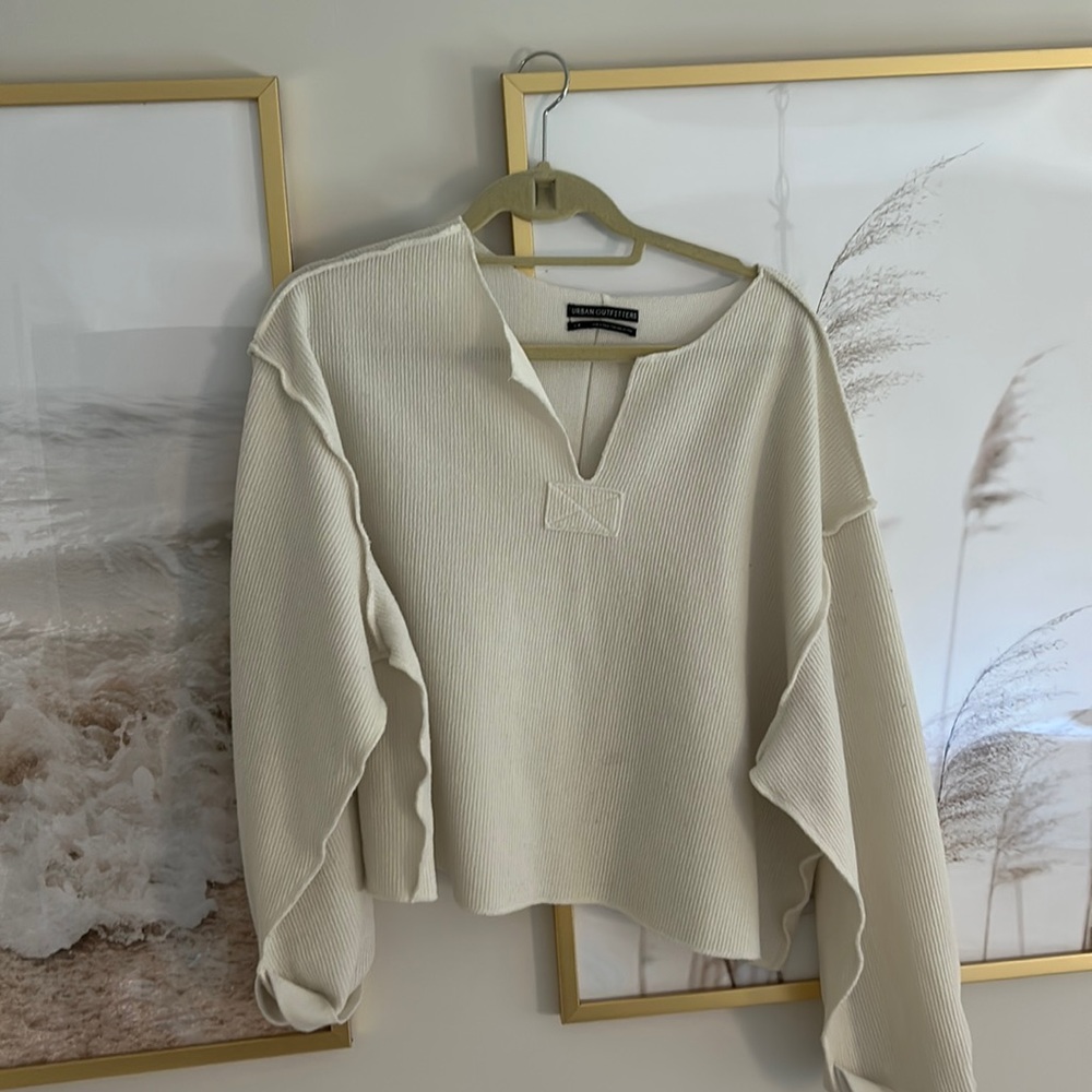 Super comfy detailed sweater
